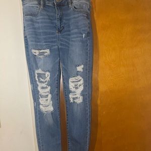 American Eagle High Rise Jeans, Size 10 Short. Perfect condition!
